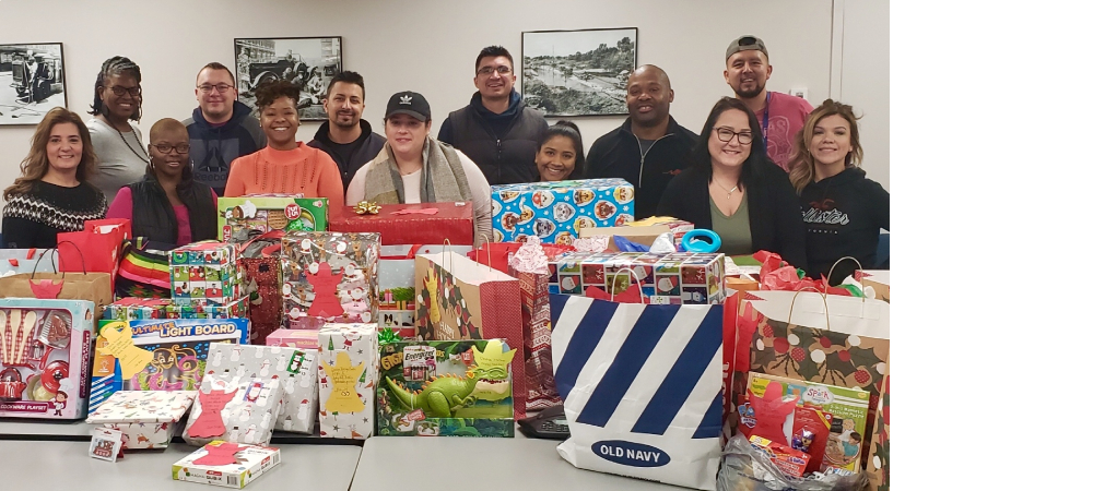 Angel Tree delivery of gifts to Chicago Commons